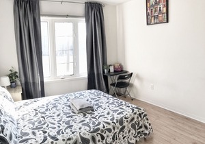 Entire unit of 2 bedrooms at YorkU + parking. Near subway. in North York