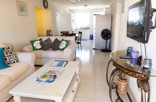 Welches Condo | 2 Bedroom Condo wPool, jacuzzi and beach across the street. 5 star reviews bnb🏝️