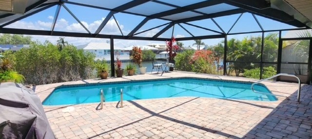 Apollo Beach Waterfront 3BR — Private Dock, Heated Saltwater Pool & Kayaks in Apollo Beach