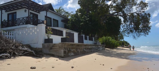 Beachfront 2 bedroom apartment with private pool -NEW LISTING in Fitts Village