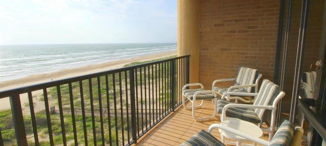 Beachfront Condo, Top Floor, Fantastic Views! in South Padre Island