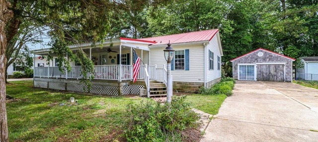Bethany's Hidden Treasure and Hide Away 4Br that Sleeps 12 w/Game Room in Garage in Ocean View
