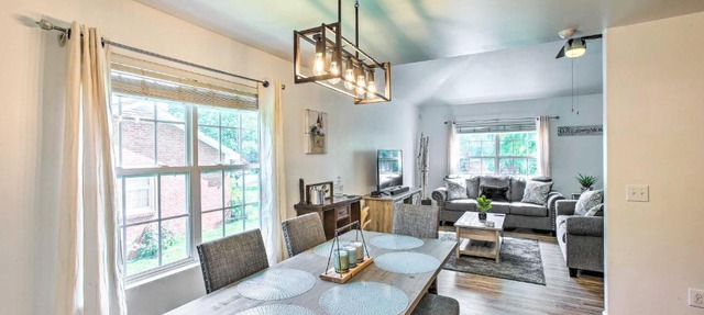 Charming Springfield Escape w/Furnished Deck in Springfield