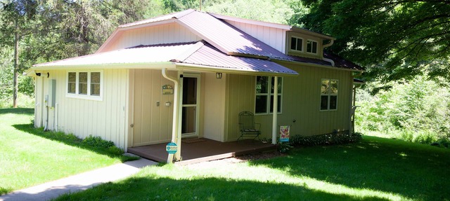 COMFORTABLE, HOMEY, FULLY RENOVATED MOUNTAIN COUNTRY COTTAGE in Jefferson