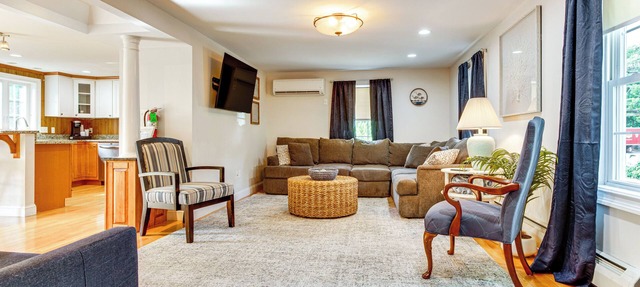 Downtown Ogunquit Home: 1 Mi to Beach! in Ogunquit
