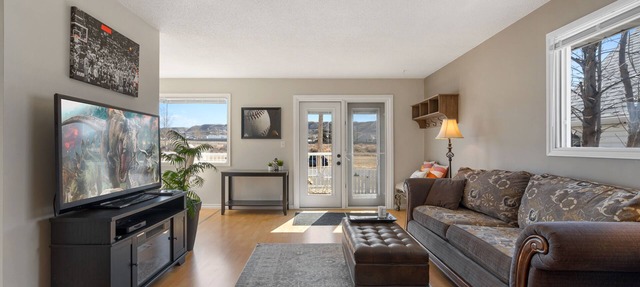 Hoodoo Hideout | Family Retreat | King Suite in Drumheller
