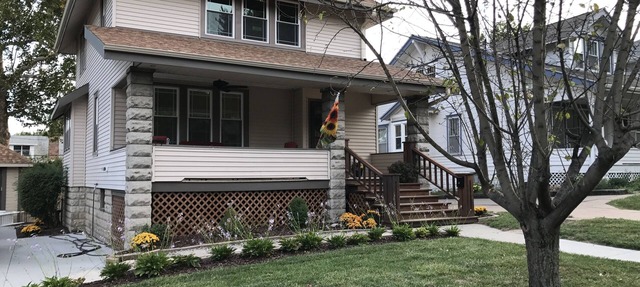 Large Home In Dundee For Families, Pets Welcome in Omaha