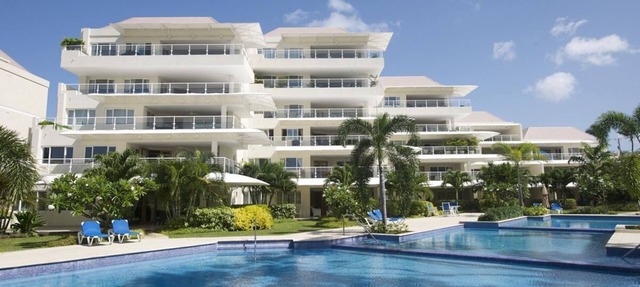 Modern Beachfront Luxury with Pool - Palm Beach 110 in Hastings
