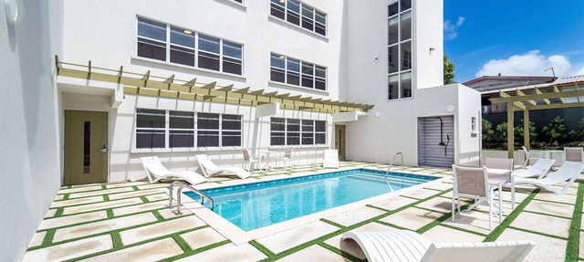 Modern Condo with Resort Pool Near Beach - Coral Beach 107 in Battaleys