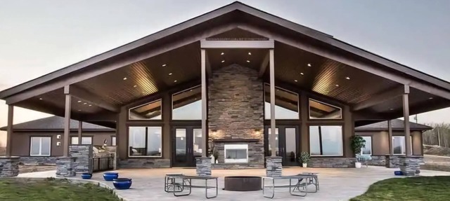 Modern Farm House | 11-Bed Home | Private 136 Acres | Pet Friendly in Spruce Grove