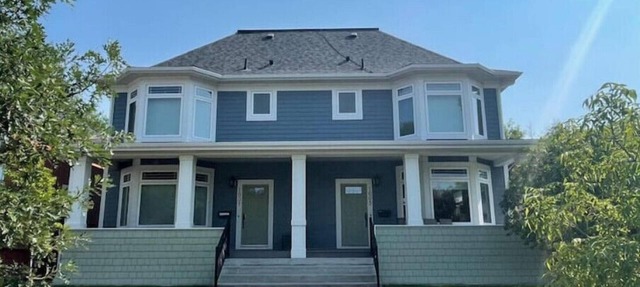 Peaceful Historic 3 Bedroom hideaway, Walkable to Calgary's Greatest Attractions in Calgary