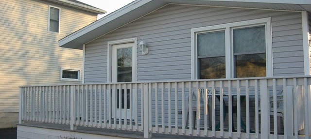 Pet friendly cozy cottage. Walk or Bike 1 mile to the beach! in Rehoboth Beach