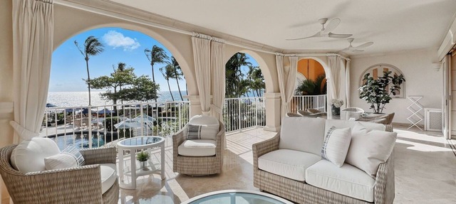 Saint Peter's Bay 208 - Chic Beachfront Condo in Battaleys