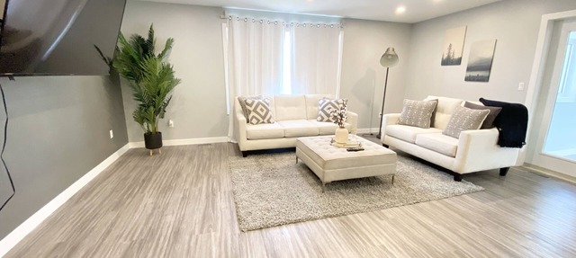 ☀️Spacious Drumheller Retreat☀️Museum & Golf ☀️Sleeps10+☀️Large Yard in Drumheller