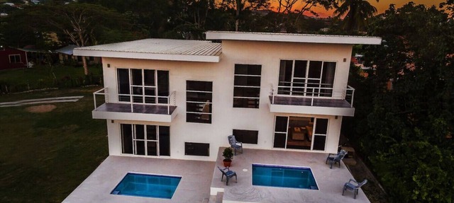 Suzie`s Hilltop Estate in San Ignacio