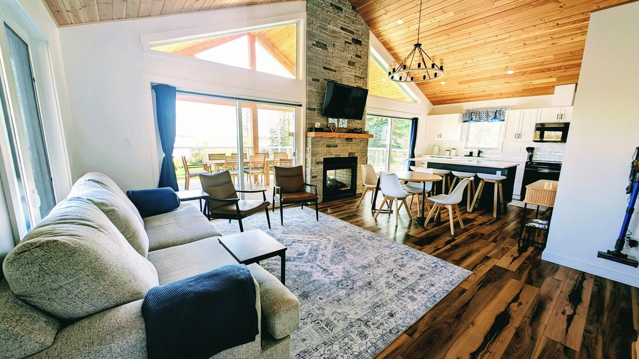Photo of Livingroom in Central Alberta