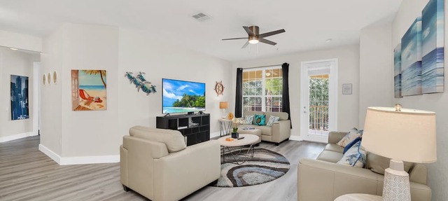 Lake Front Updated Stunner WOW in Orlando